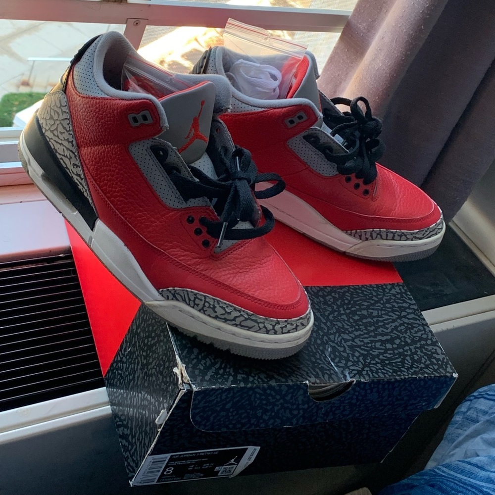 Jordan retro 3 Chicago/fire red